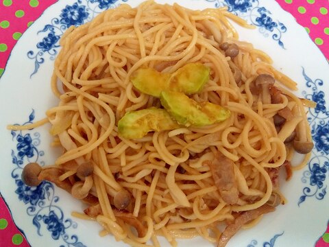 醤油味のパスタ